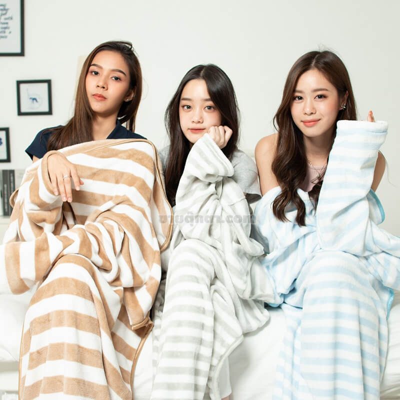 ผ้าห่มสอดแขน แบบลาย / Blanket with Sleeve ผ้าห่มมีแขน ผ้าห่มสวมแขน ผ้าห่มกันหนาว เสื้อกันหนาว