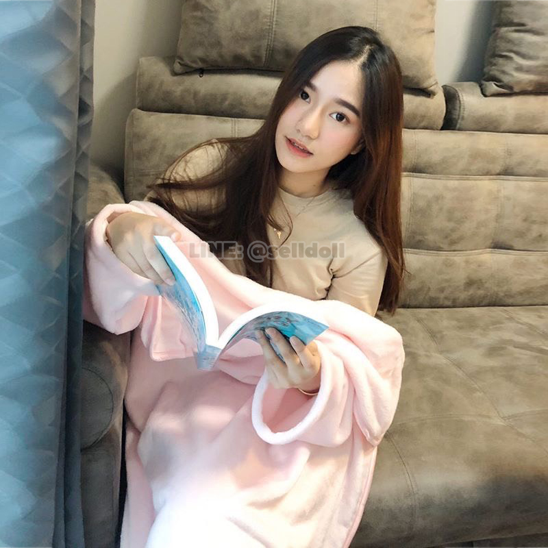 6800 Mobilis Blanket - Premium Pink human2 ผ้าห่มสอดแขน แบบพรีเมี่ยม / Blanket with Sleeve